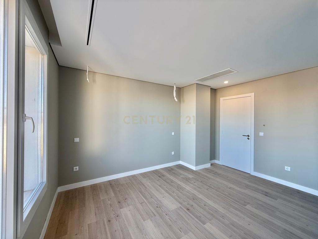 Moderna Moradia T3 em Azeitão, Setúbal - Em Construção - Image 18