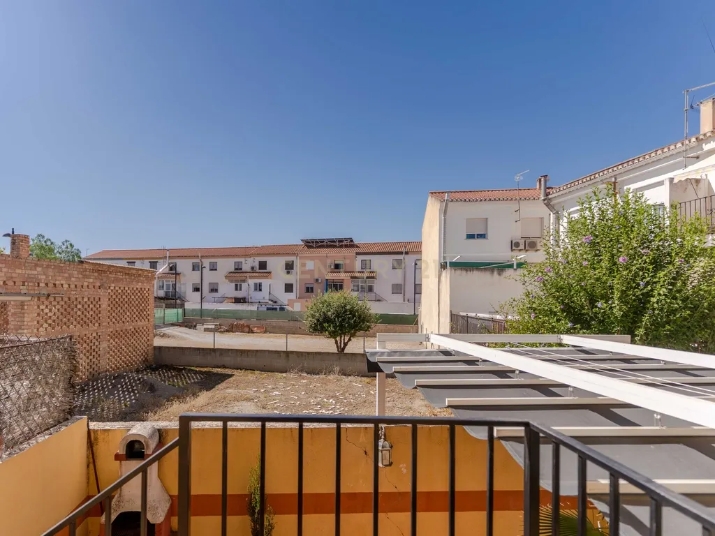 Casa em Cúllar Vega, Granada - Oportunidade Quase Nova - Image 17
