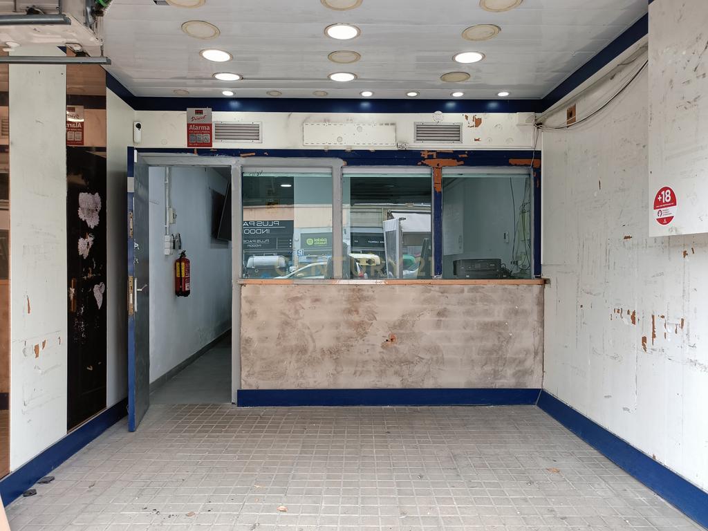 Local Comercial em Barcelona com Acessibilidade e Potencial - Image 8