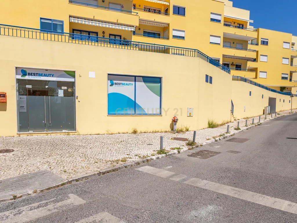 Loja em Alfragide, central, 367 m2 - Image 2