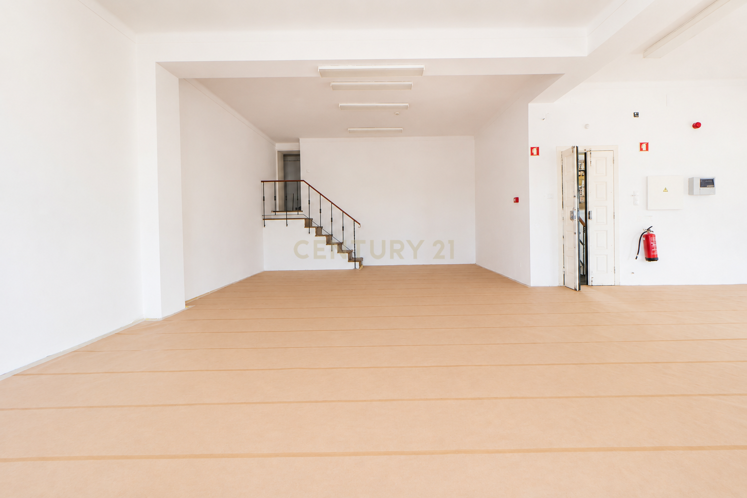 Fotografia 10 de Espaço comercial para arrendamento privilegiado para empresas / escritórios no centro da cidade de Setúbal