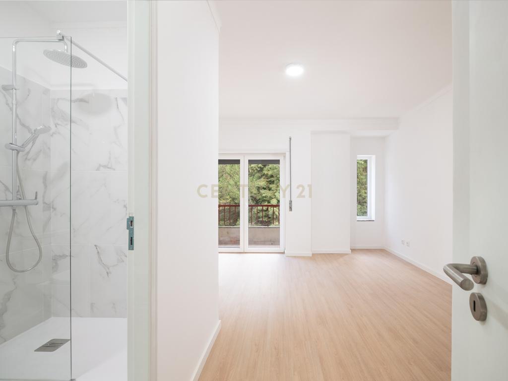 Apartamento para venda na rua de aveiro - 3 Quartos e 3 WC - Image 4