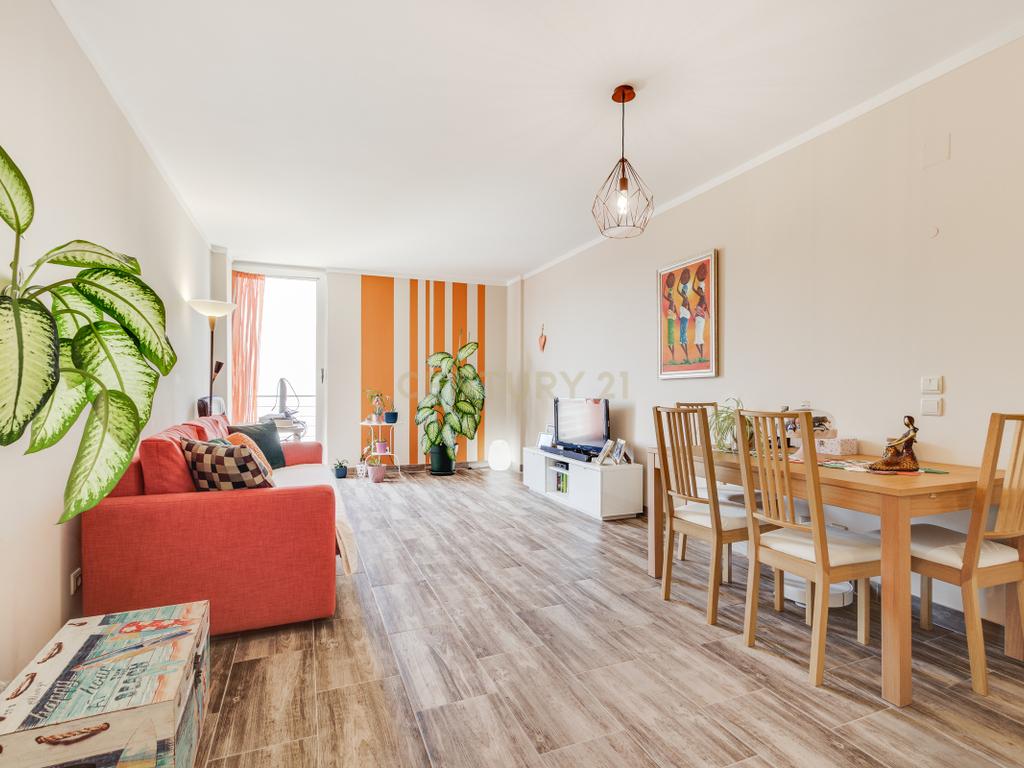 T1 Muito Espaçoso na Alta de Lisboa com Garagem e Arrecadação - Image 5