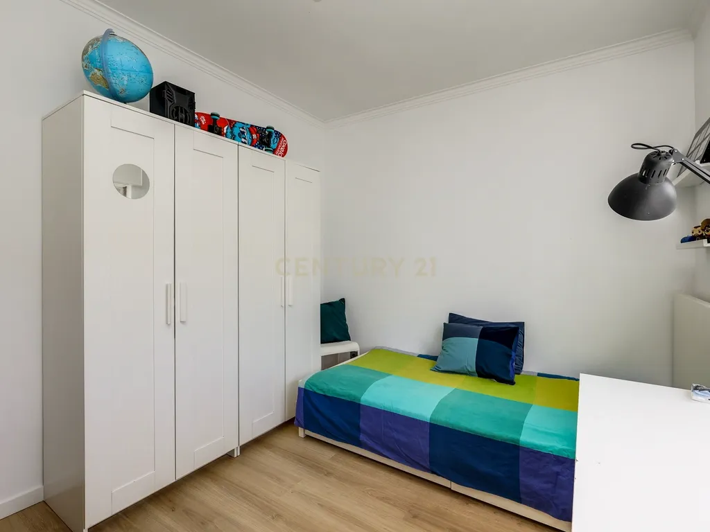 Apartamento T3 Remodelado em Massamá (Rua Miguel Torga) - Image 18