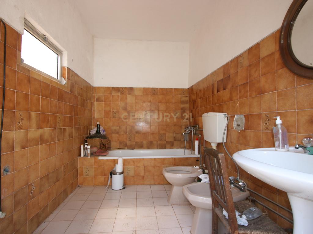 Quinta tradicional com moradia, garagem e vários anexos em terreno de 2020 m2, Zebro de Baixo, Silves - Image 18