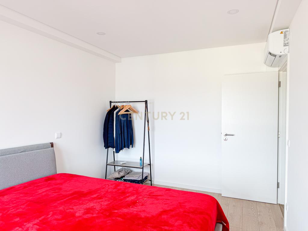 Apartamento T3 Remodelado com garagem em Braga | Próximo do Centro Histórico - Image 22
