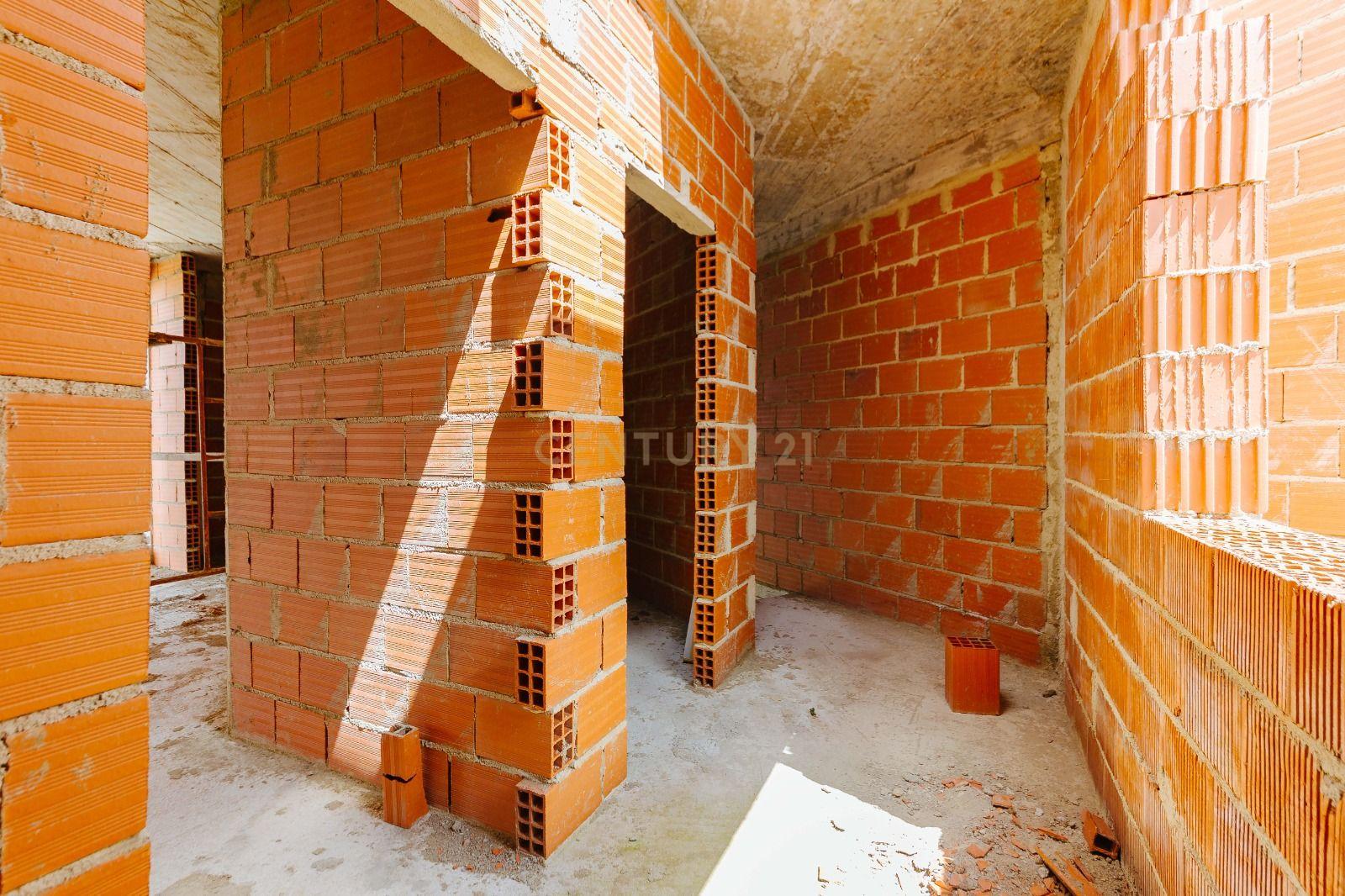 Moradia Unifamiliar de Tipologia T2 em Construção - Image 22