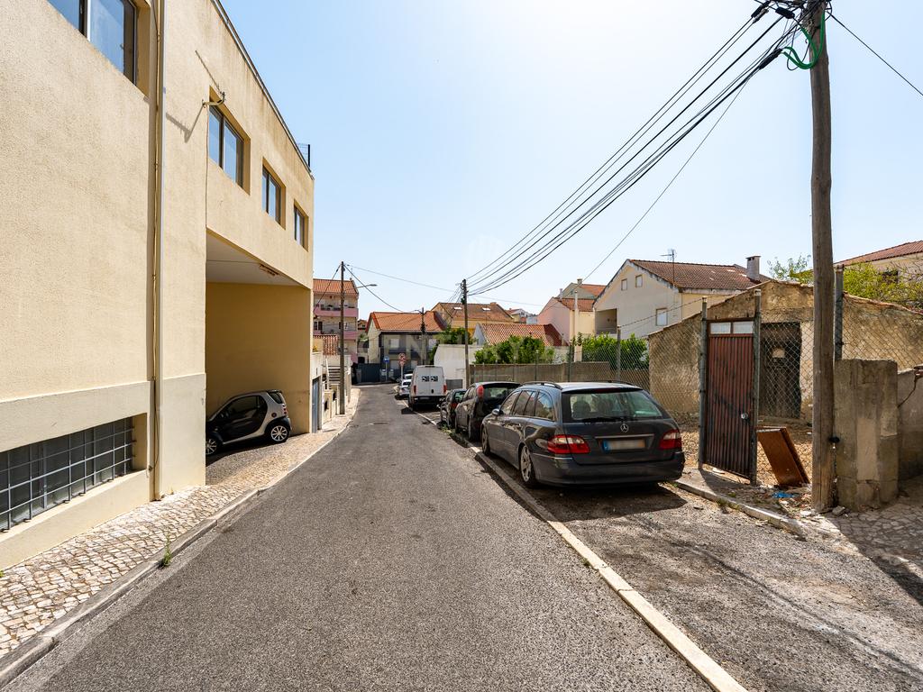 **ESPECTACULAR TERRENO EM LOURES** - Image 16