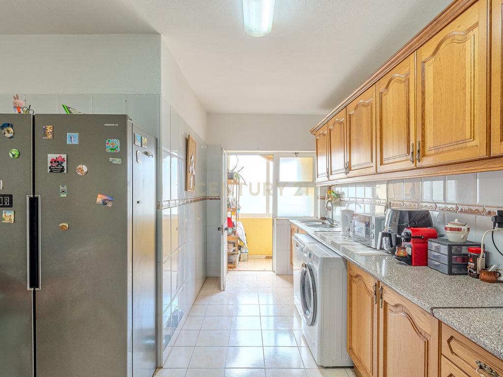 Apartamento T3 com Garagem no Centro de Tunes - Image 12