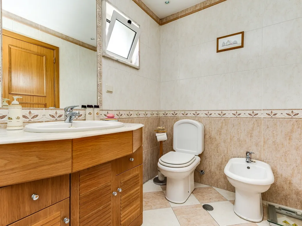 Apartamento T3 em Belas com 133m2 e box para uma viatura - Image 22