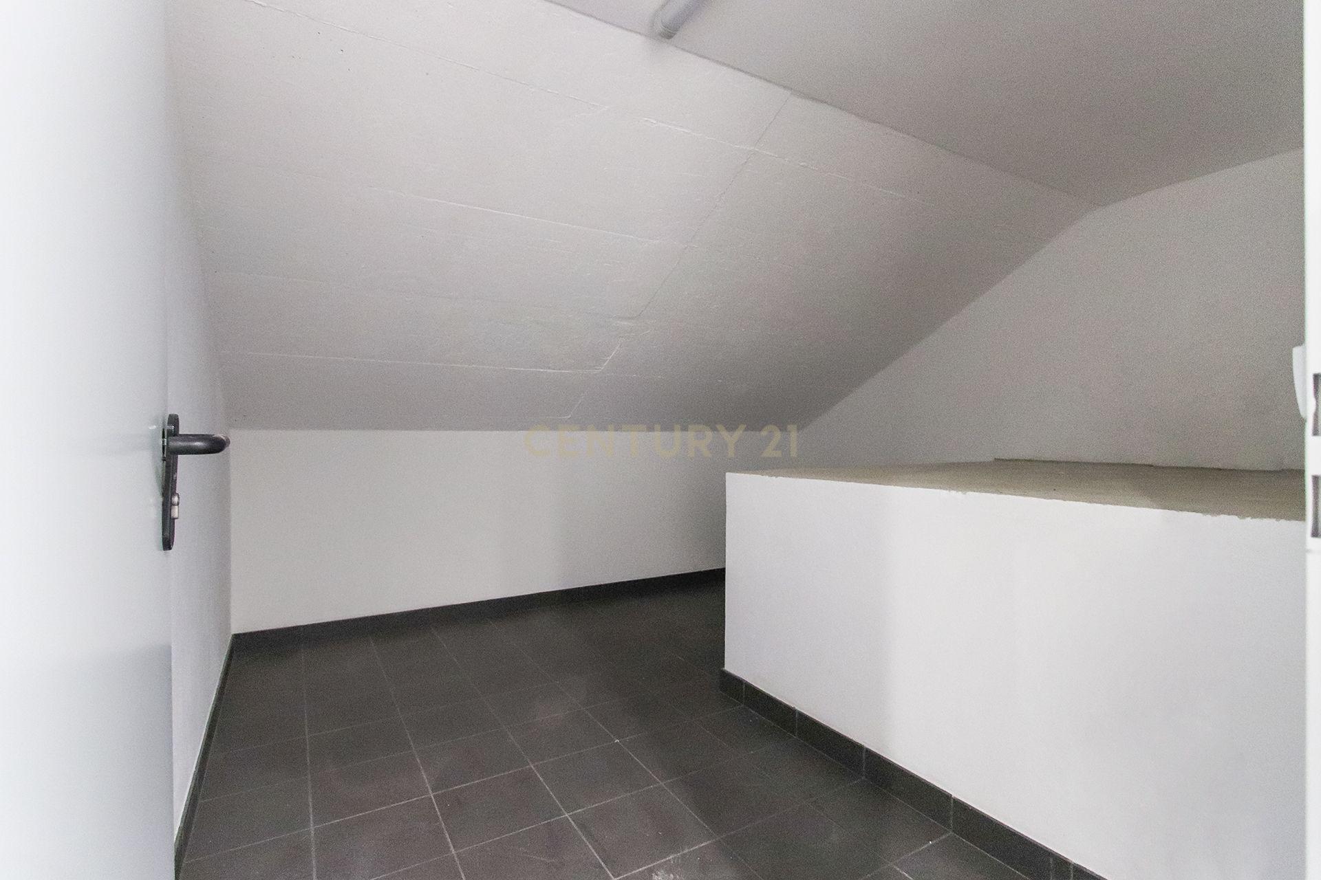 Vende construção NOVA - T4 ATALAIA 1ºD - Image 22