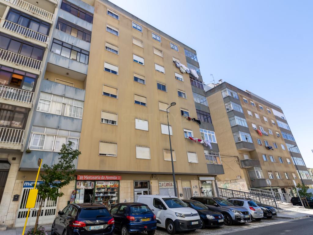 T2 com Excelente Localização em Agualva-Cacém | Ideal para Habitação Própria ou Investimento - Image 20