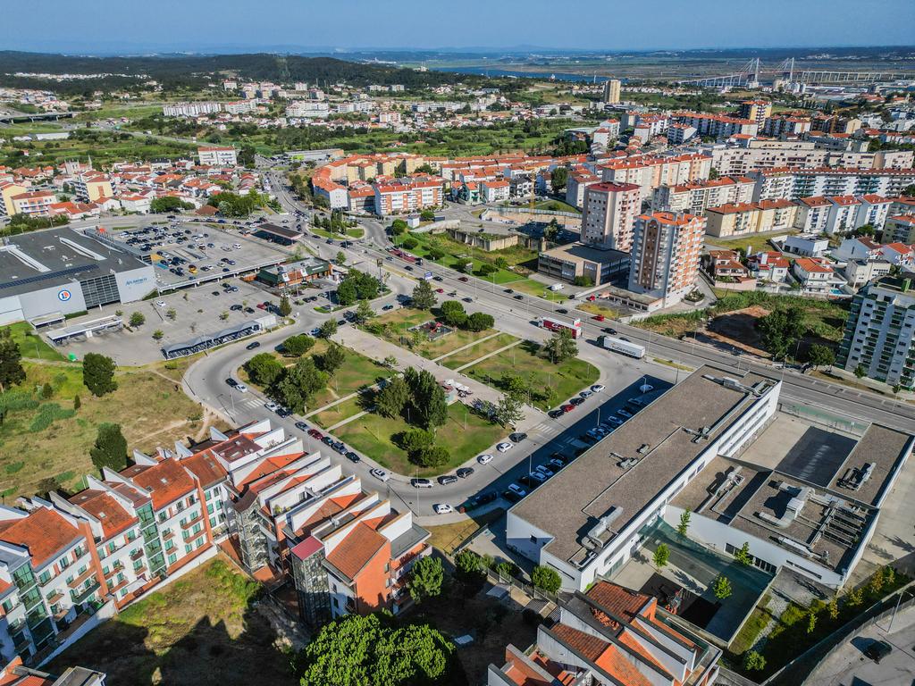 Apartamento T3 com Garagem Dupla na Quinta da Borloteira, Figueira da Foz - Image 3