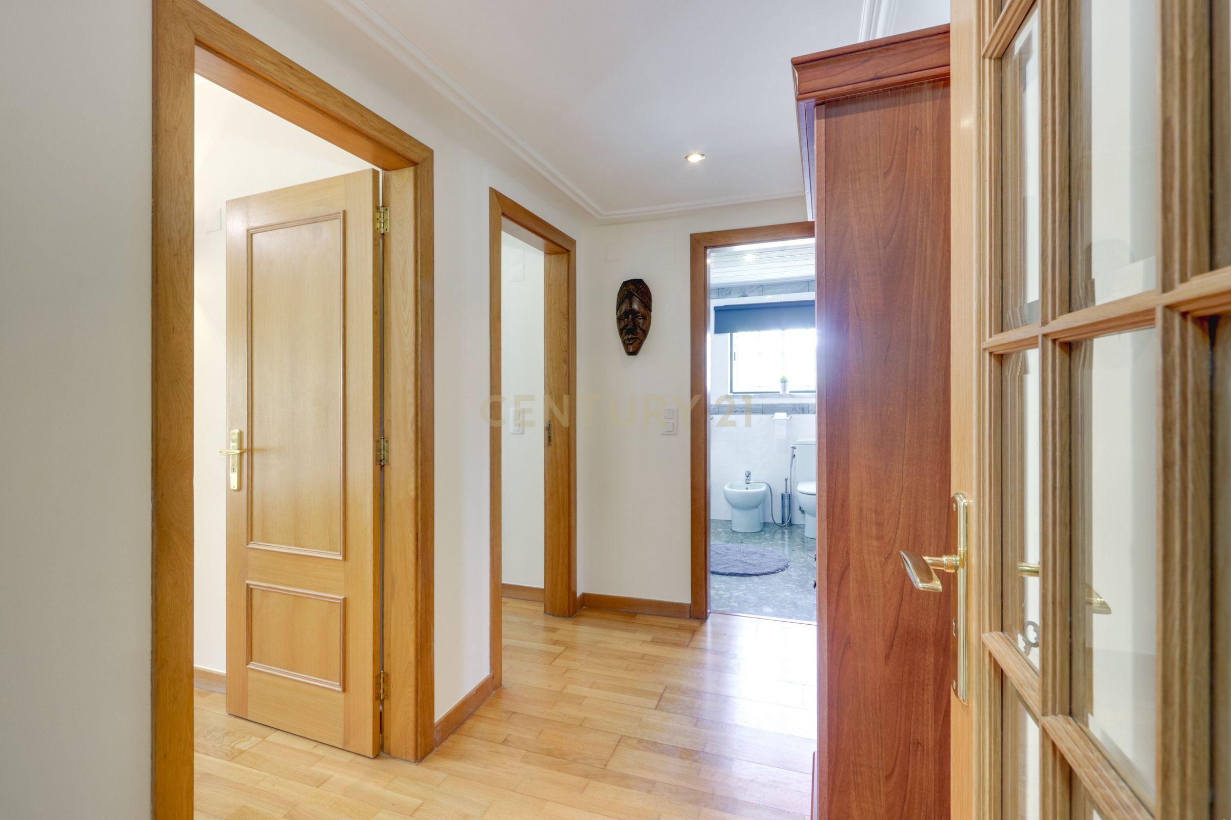 Fotografia 6 de Apartamento T3 no Montijo | 143m2 área bruta útil | 2 garagens e elevador