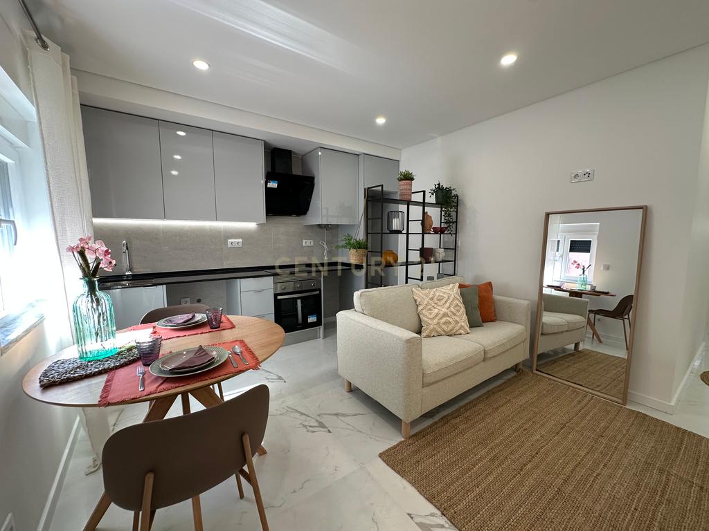 Apartamento T2 no Prior Velho, Loures! - Image 1