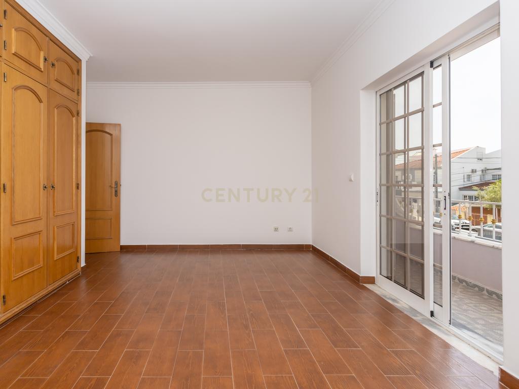 Moradia de 6 assoalhadas em lote de 500 m2 - Image 26