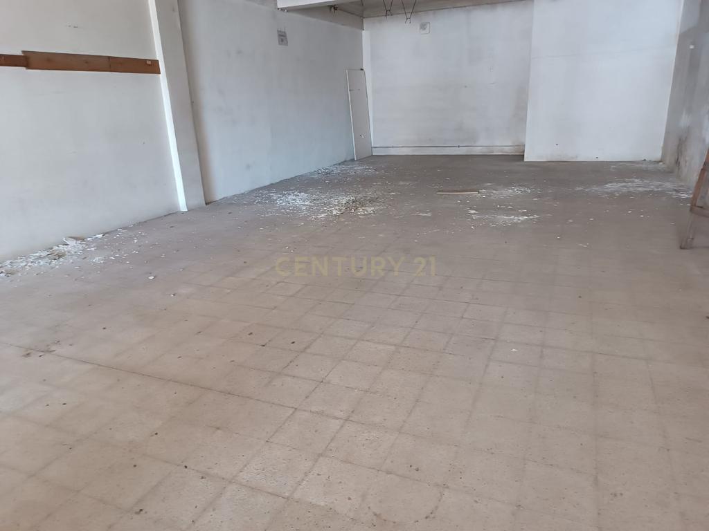 Espaço Comercial para Venda no Feijó em Almada  - Image 5