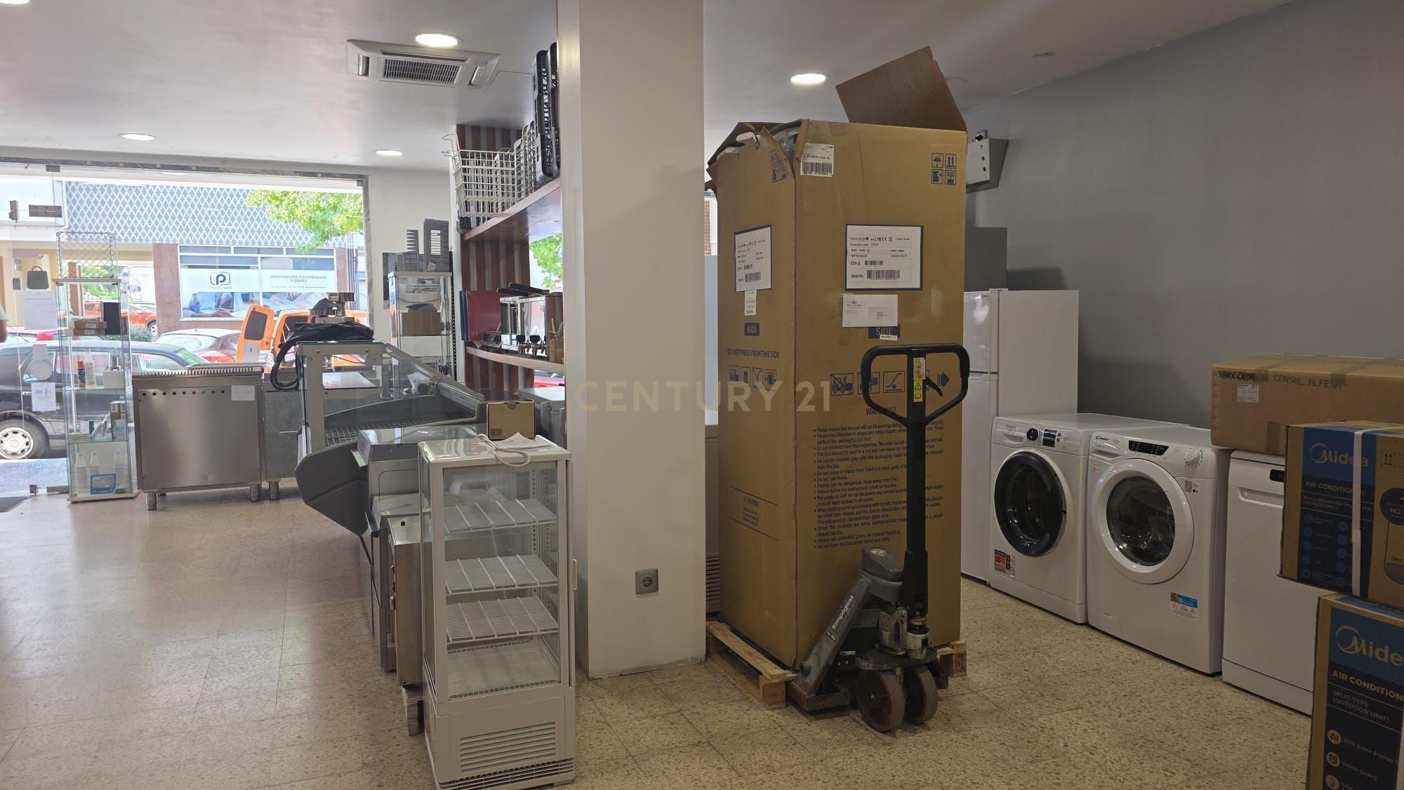 Fotografia 5 de Loja Arrendada - Boa Rentabilidade - Centro de Pombal