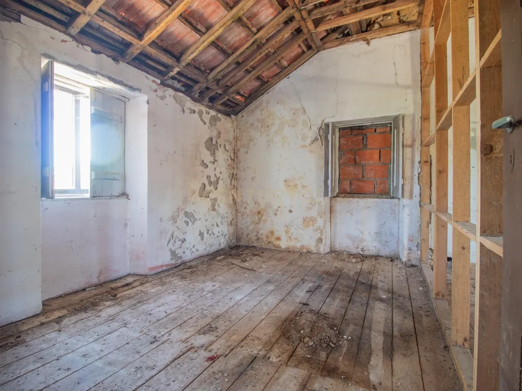 Moradia para renovar com 605 m2 de terreno em Santana, Figueira da Foz. - Image 41