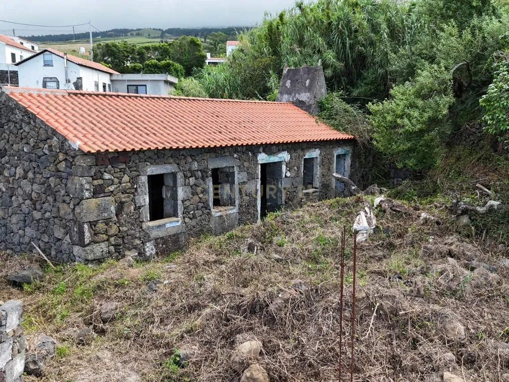 🏡 MORADIA TRADICIONAL EM PEDRA | SANTA BÁRBARA – ANGRA DO HEROÍSMO - Image 2