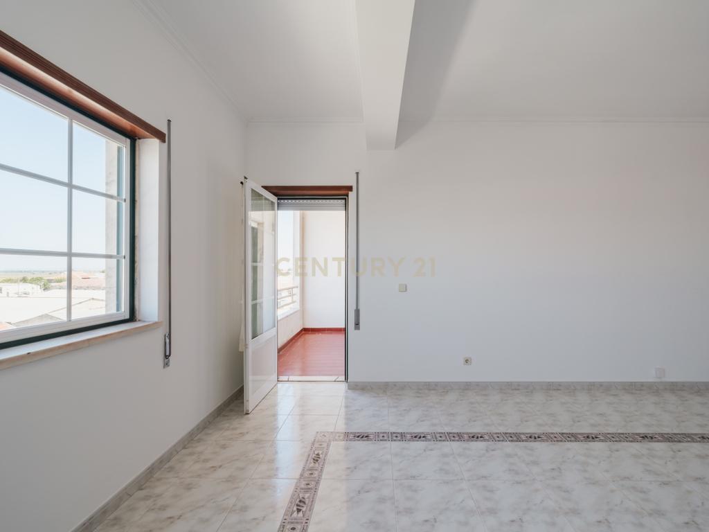 Apartamento T2 com suite e parqueamento - Samora Correia - Image 9