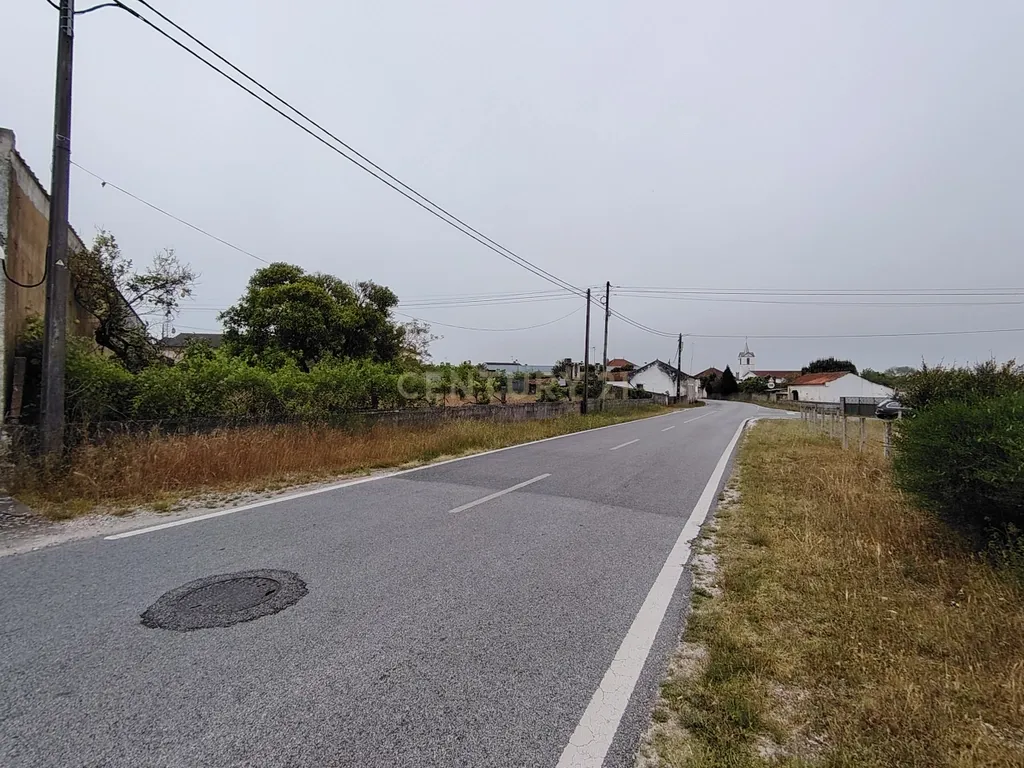 Lote com Viabilidade de Construção — Total 451 m² - Image 10