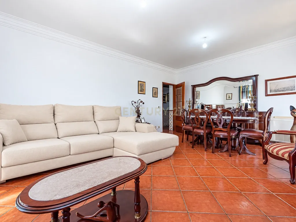 Apartamento T3 nos Quatro Caminhos - Image 12