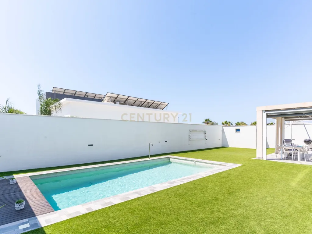 Luxuosa Moradia T4 com Vista Mar e Piscina em Almería - Image 89