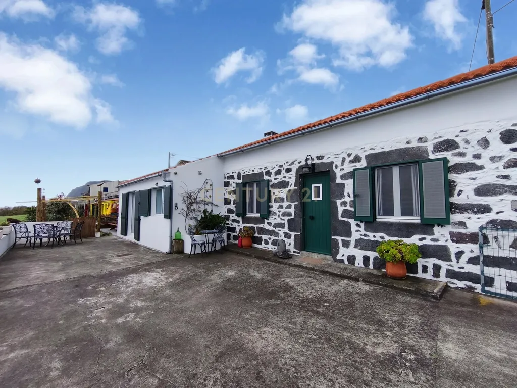 Casa Renovada em Nordeste, Ilha de São Miguel - Image 1