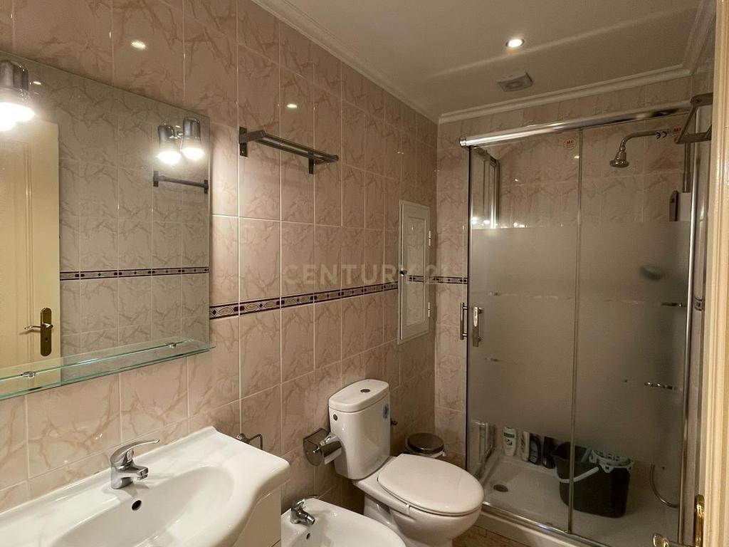 Apartamento T2 | Remodelado | Elevador - Image 10