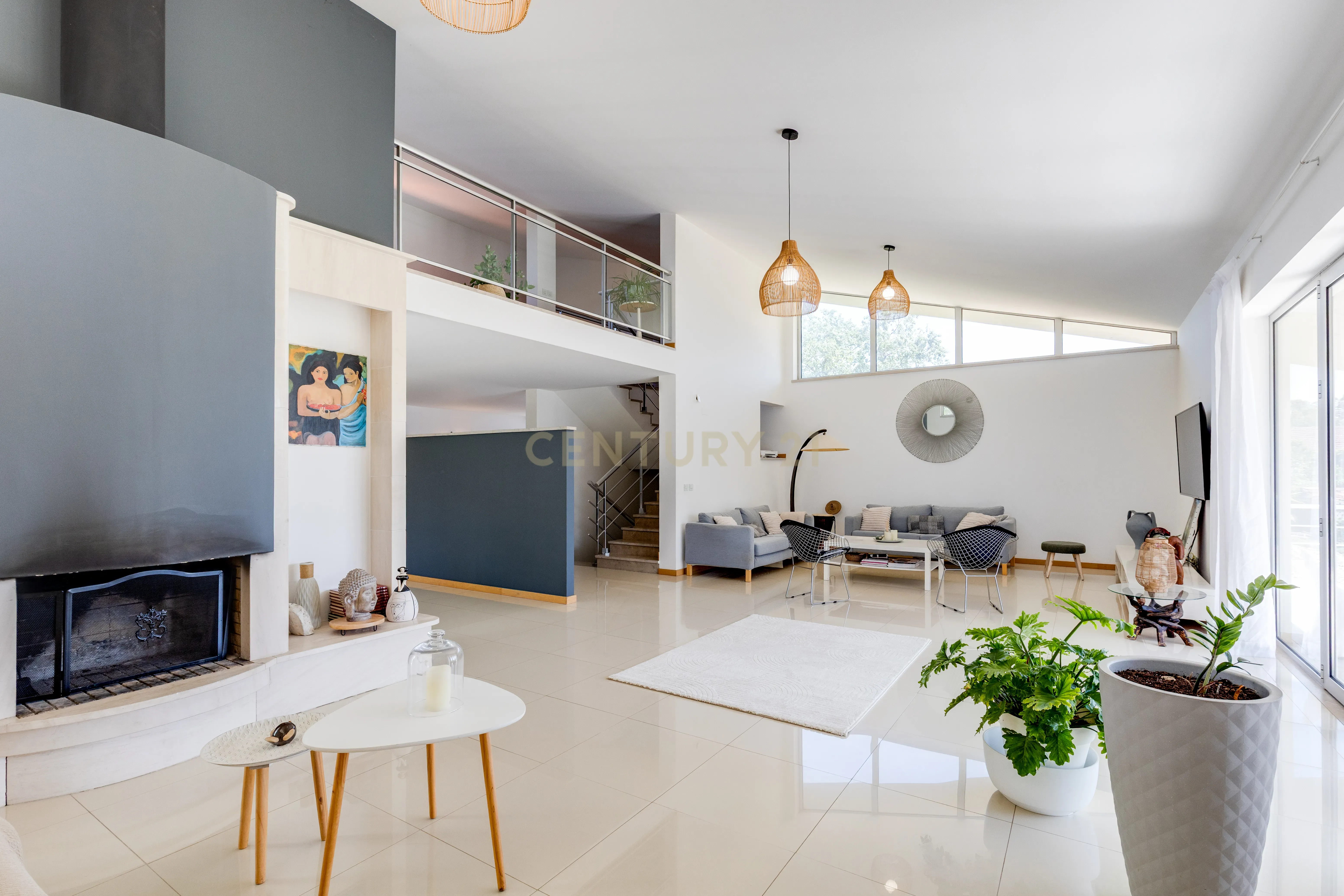 MORADIA T4 COM ARQUITETURA MODERNA EM CARREGUEIRO, POMBAL