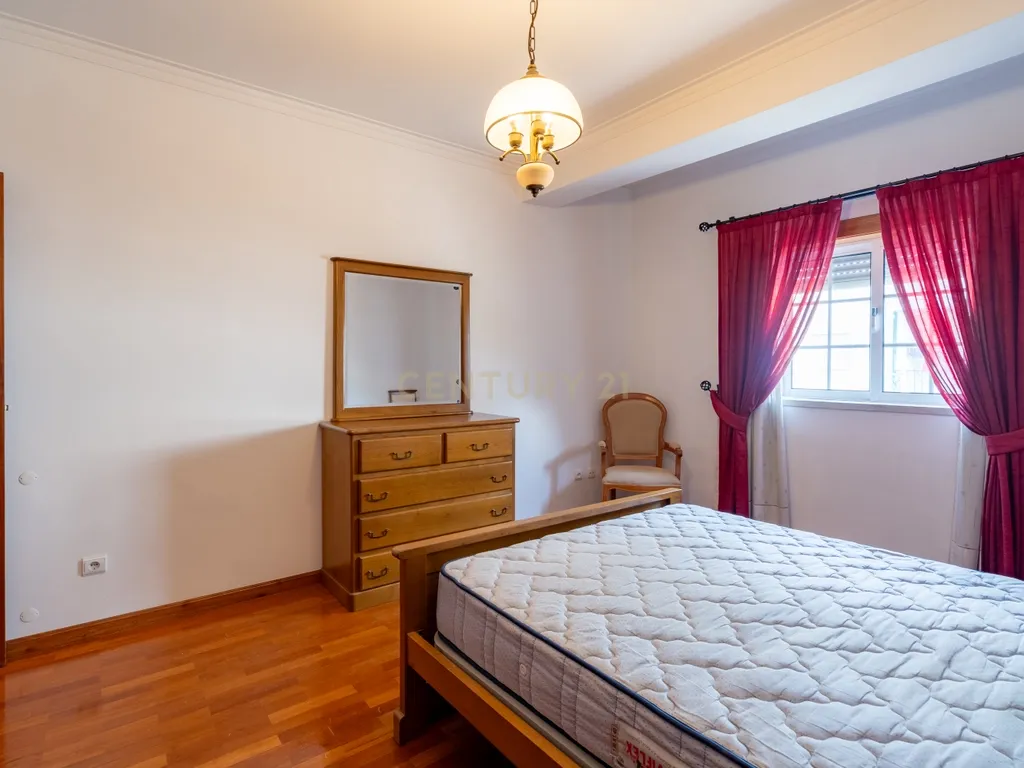 Moderno T1 em Lousã, quase novo e pronto a habitar - Image 23