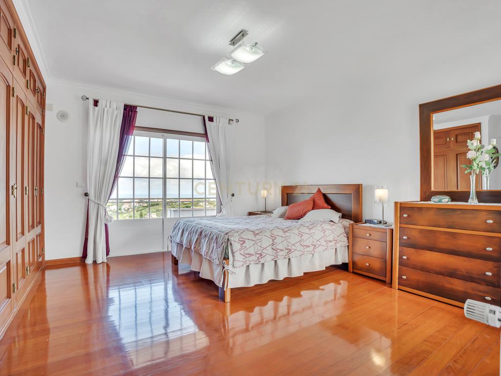Moradia T4 em Mafra com vista de mar - Image 36