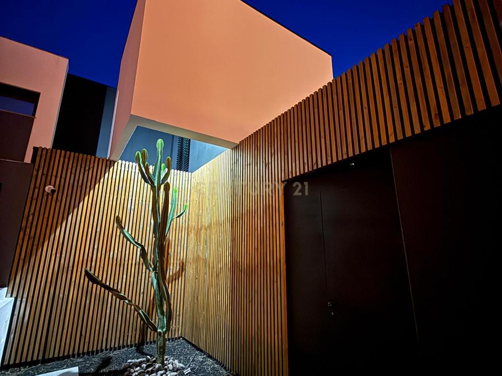 Moradia T3 de Excelência na Aroeira – Conforto, Elegância e Qualidade de Construção - Image 48