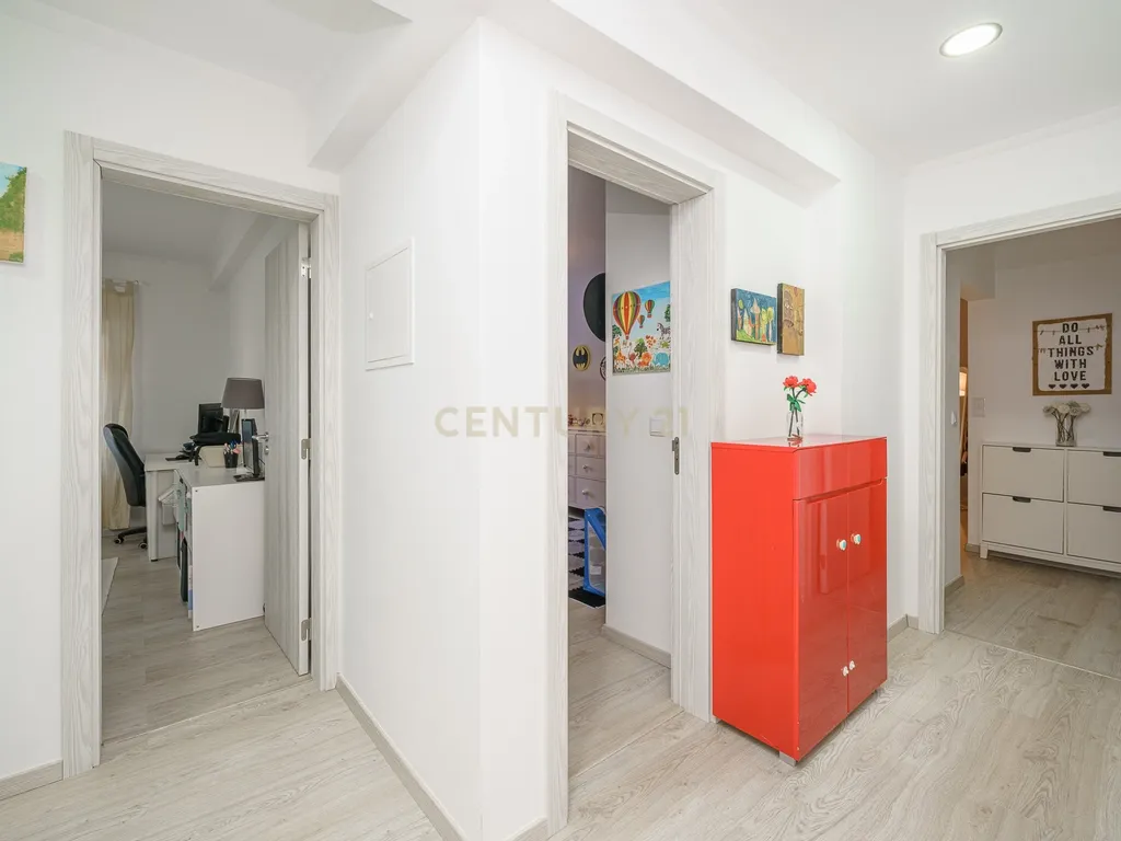 Apartamento T4 renovado | 175 m² | 3 varandas | Bairro do Liceu, Setúbal - Image 20
