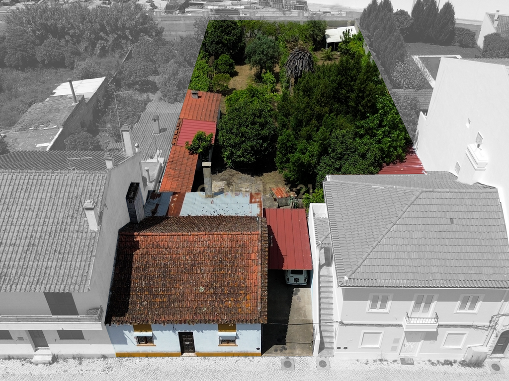 Moradia T3 com Jardim e Garagem em Santarém, Abrantes - Image 3