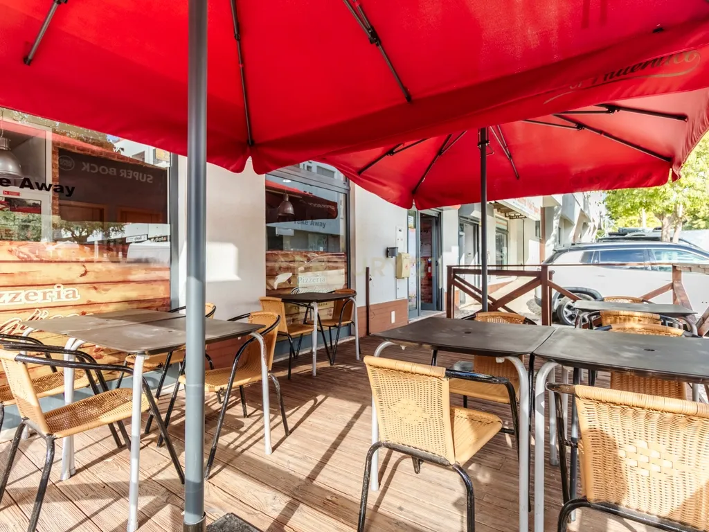Oportunidade única de adquirir uma pizzaria de referência na Margem Sul, já consolidada no mercado e com uma carteira de clientes fidelizada. - Image 14