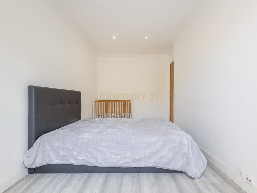 Apartamento T3 Av. Bocage no Barreiro - Image 12