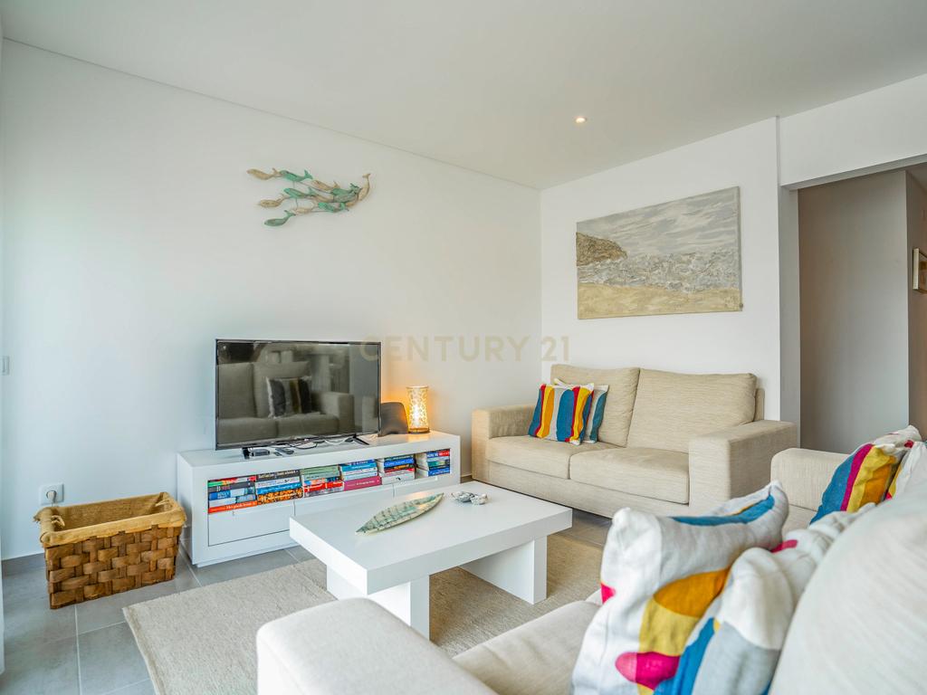 Apartamento T2 Condomínio Fechado Vista Baía - Image 11