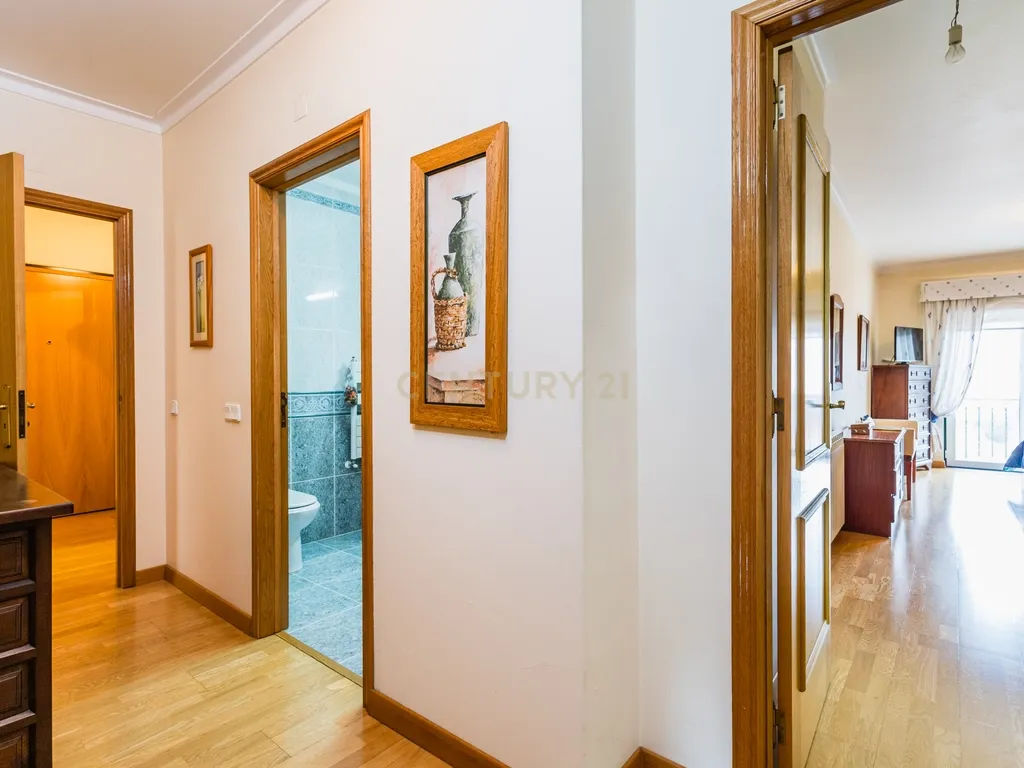 Apartamento T3 à venda em Cruz de Areia – Localização Privilegiada! - Image 13