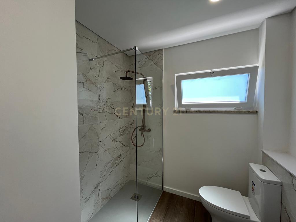 Apartamento T2 totalmente Remodelado. - Image 63