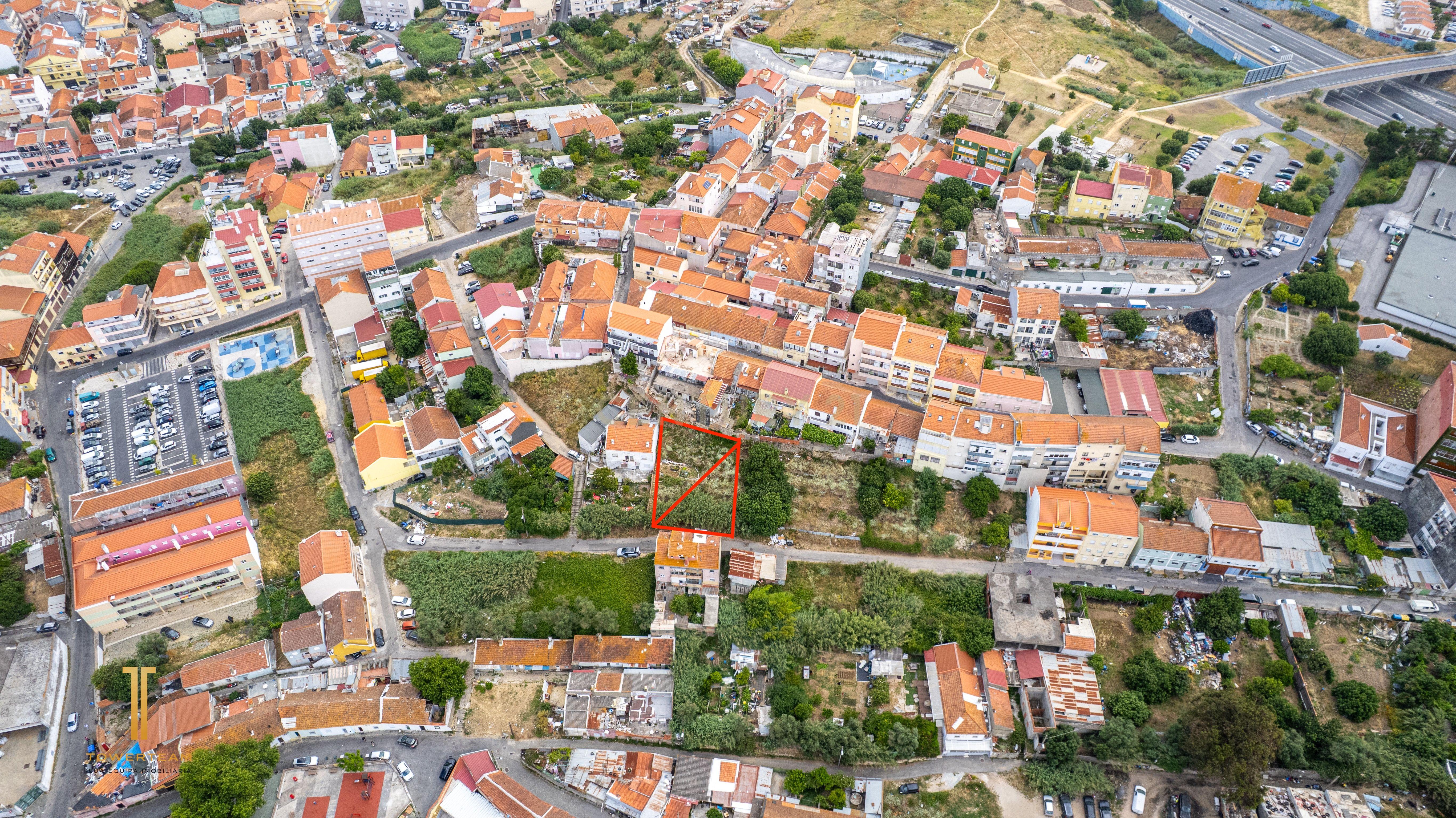 Fotografia 4 de Terreno urbano para venda – 291 m² | Rua Particular à Quinta do Reguengo, Lisboa