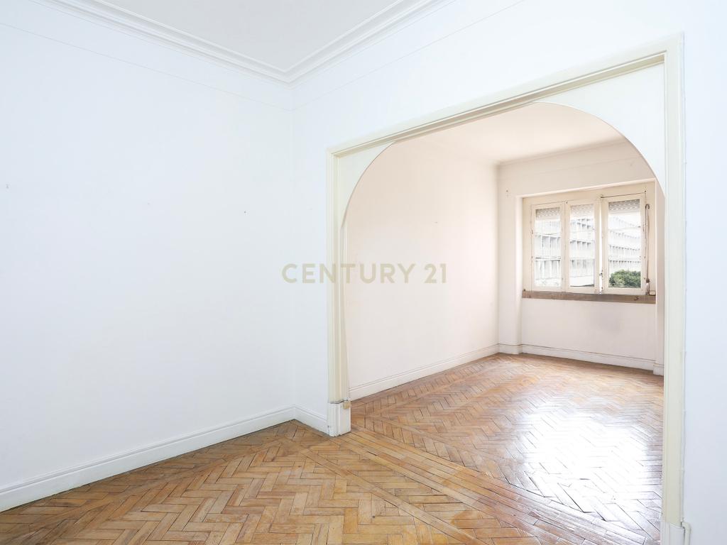 T2 | Entrecampos | 3º Andar com Elevador | 450.000€ - Image 5