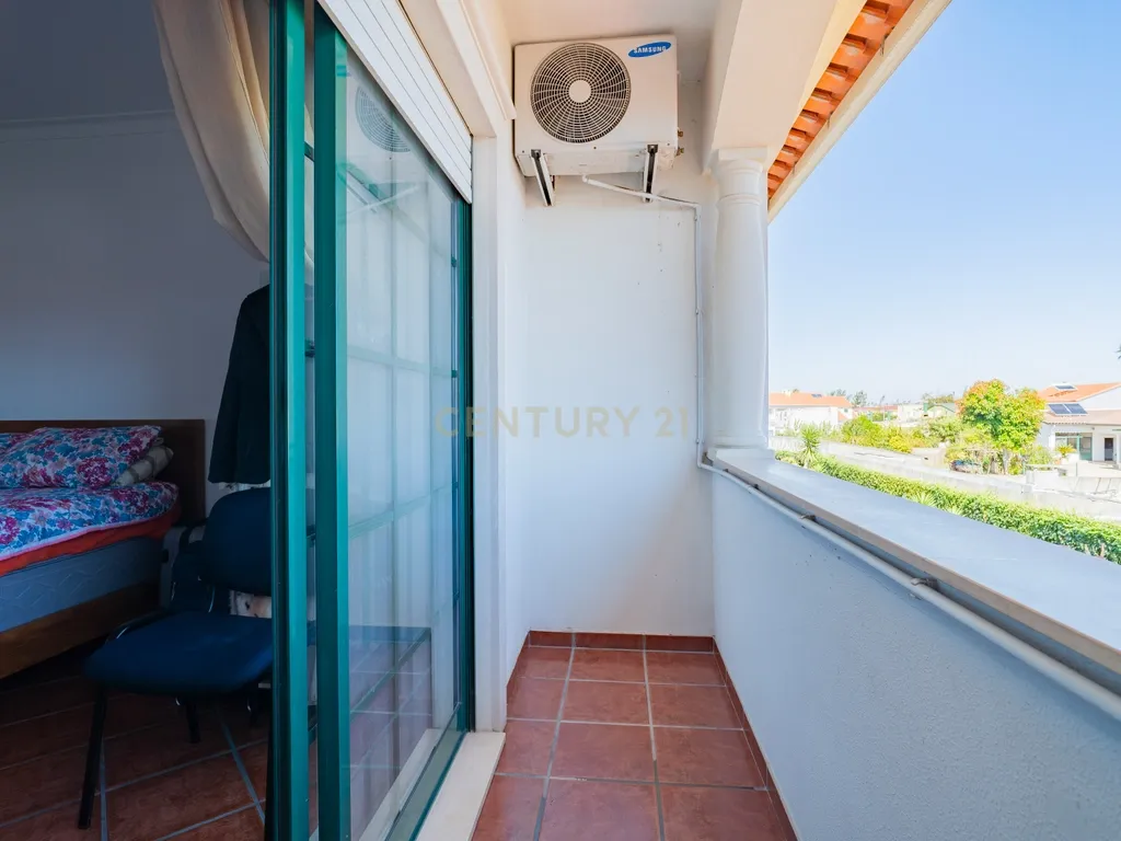 Moradia T3 com piscina em Marinha Grande, Leiria - Image 13