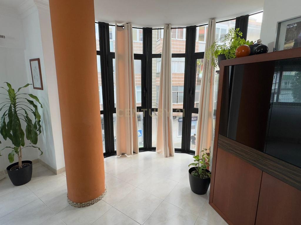 T3 Amadora com excelente Terraço e Parqueamento - Image 9