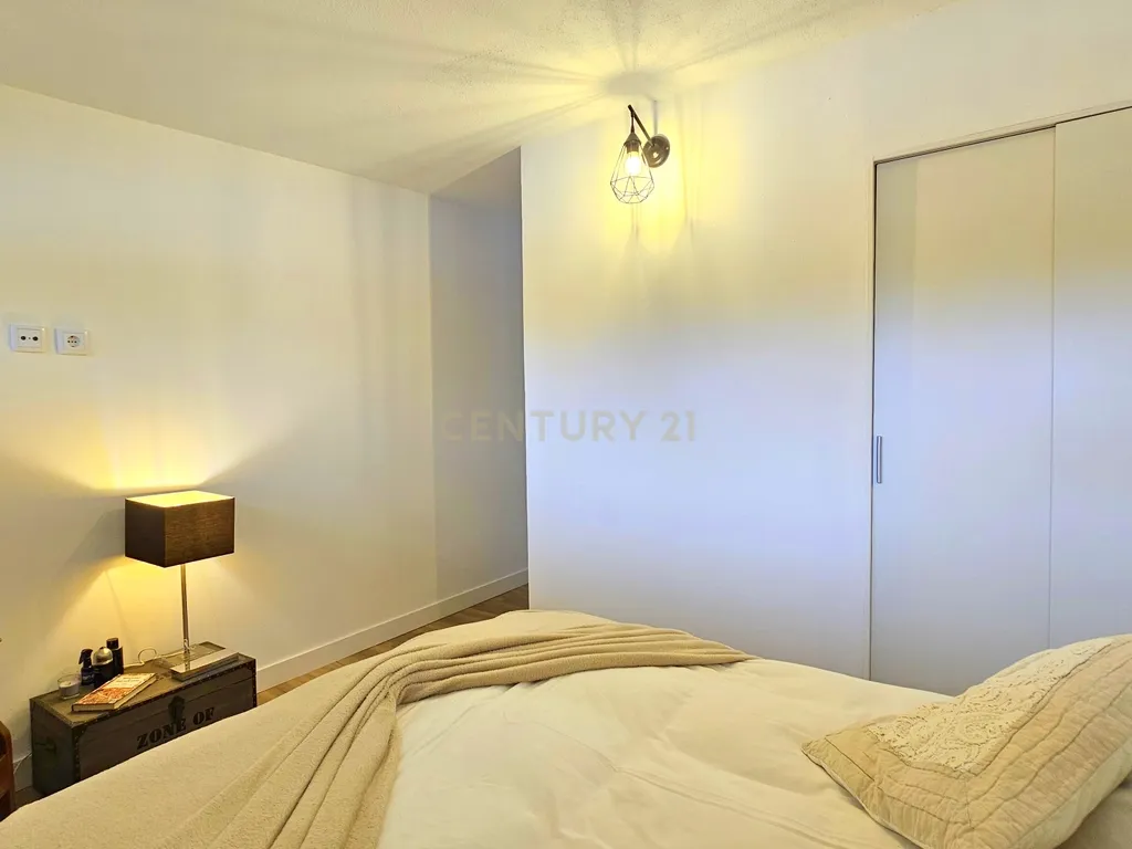 Encantadora Moradia Duplex T1 Totalmente Remodelada em Setúbal - Image 17