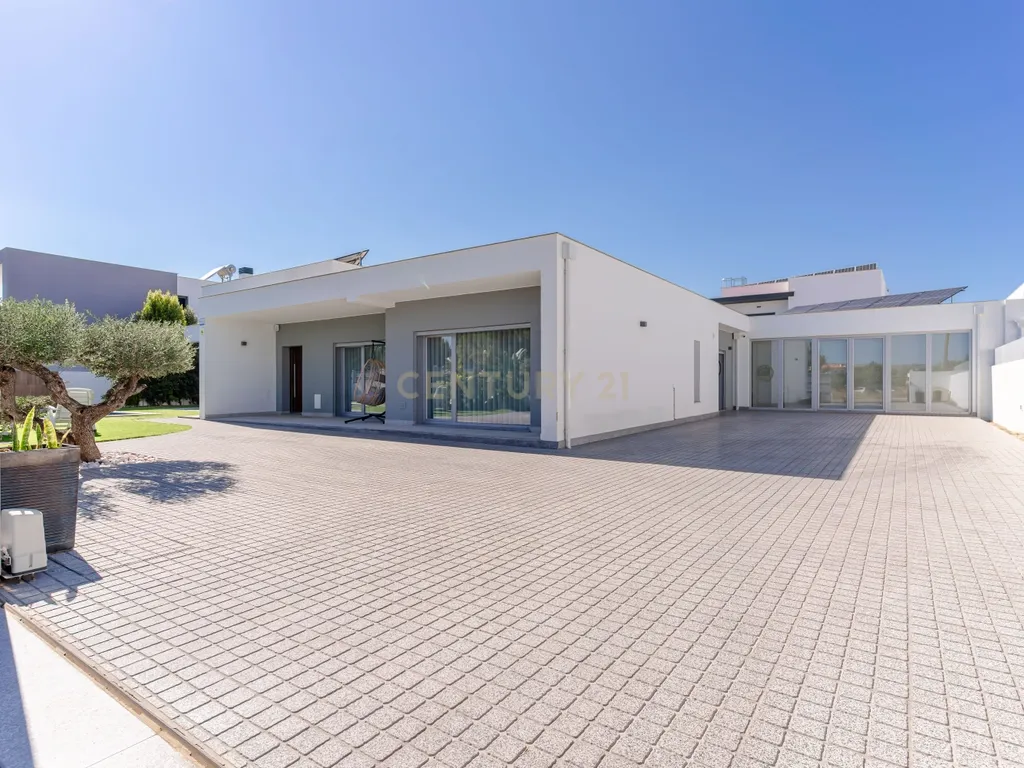 Moradia T4 Térrea de excelência com piscina e casa independente de 50m2 | Quinta da Marquesa - Image 62