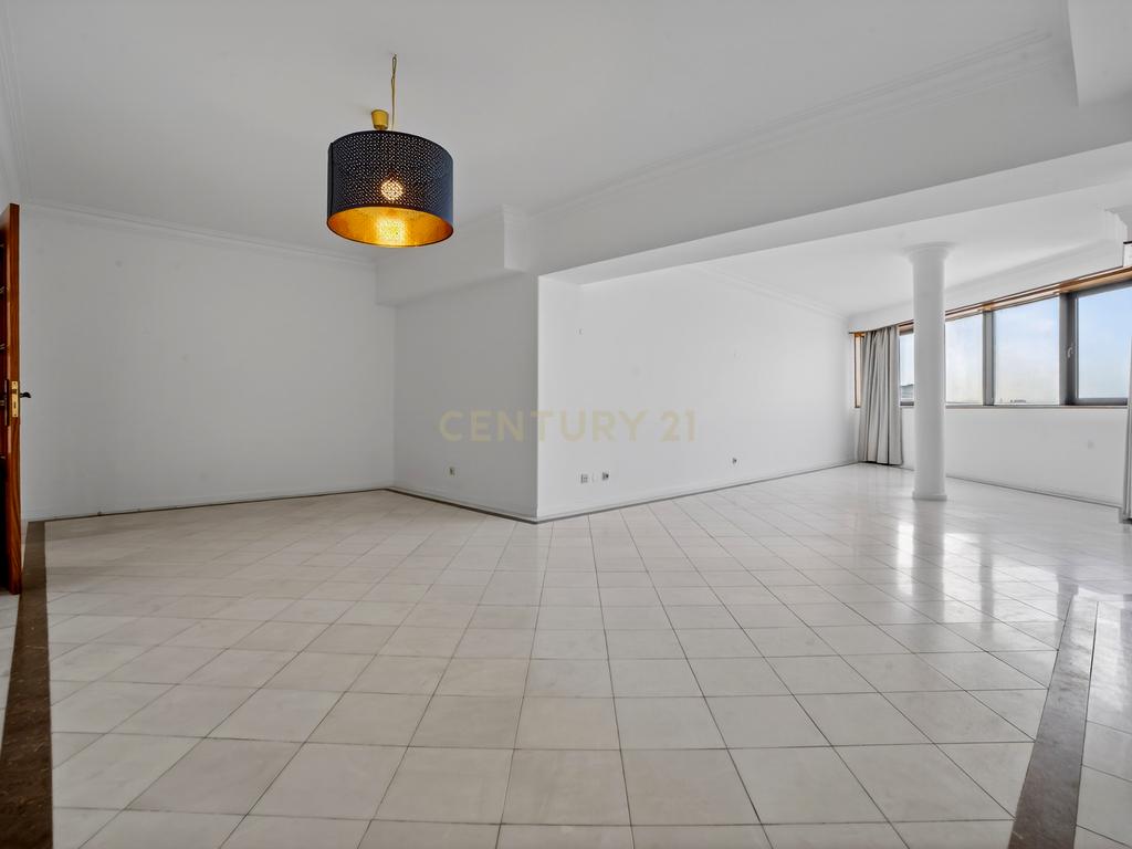 Apartamento T3 em Areeiro, com 1 lugar de garagem, Lisboa. - Image 10