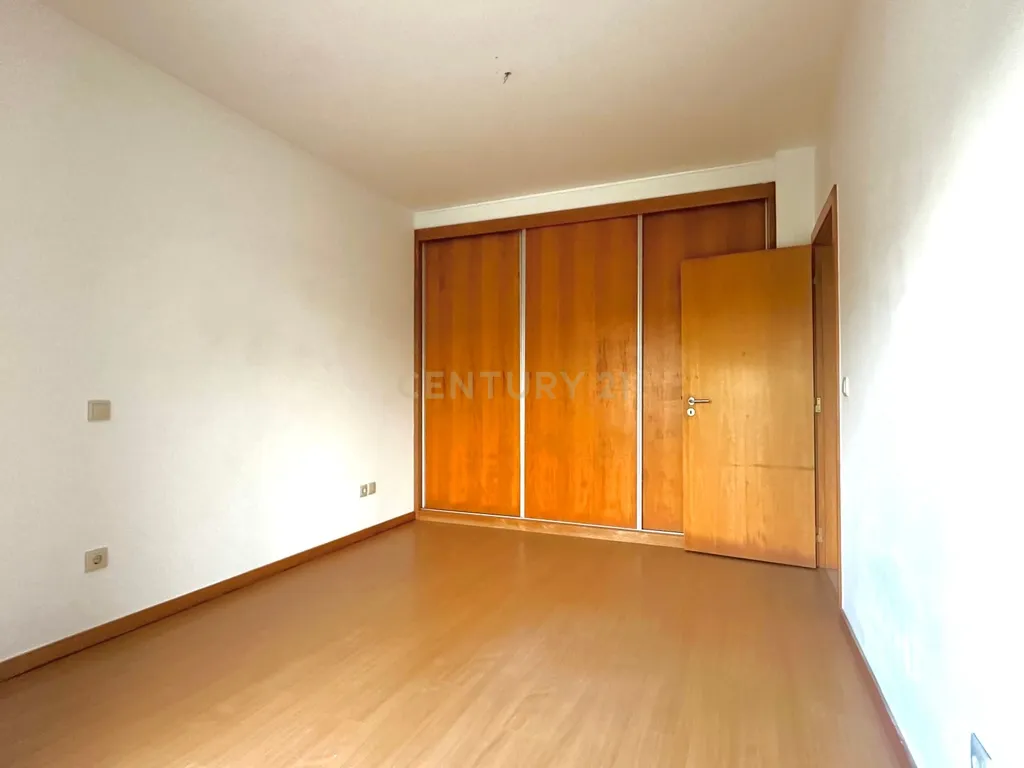 Apartamento T4 com Terraço, Varandas, Garagem e Lugar de Estacionamento, na Vila Serena, Pinhal Novo - Image 22