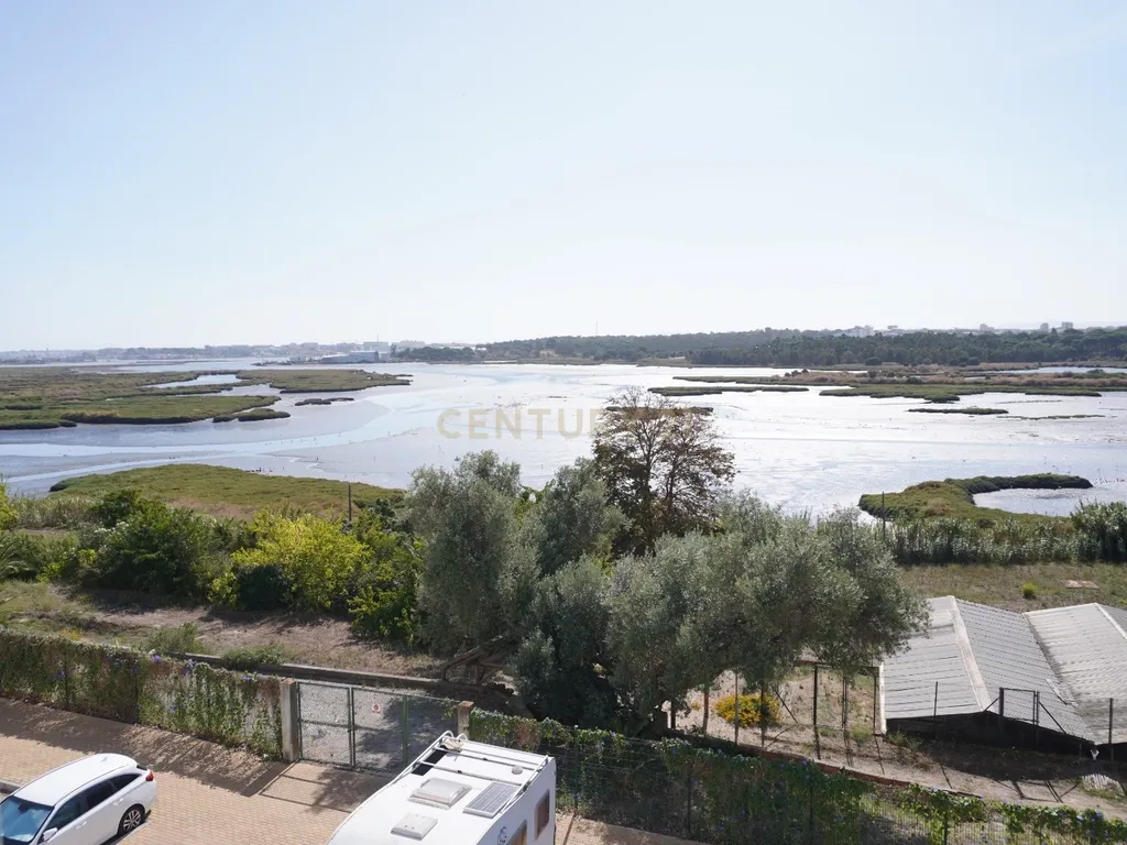 Apartamento T3 na Quinta do Rouxinol- Oportunidade Única! vista para o rio - Image 3